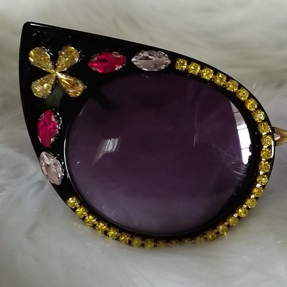 Dazzle Cat Eyes Sunglasses - Picture 10 of 10